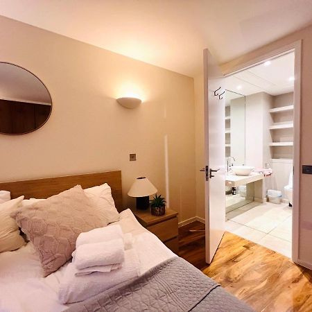 Апартаменты Fairmont Avenue E14 9Pq Лондон Экстерьер фото